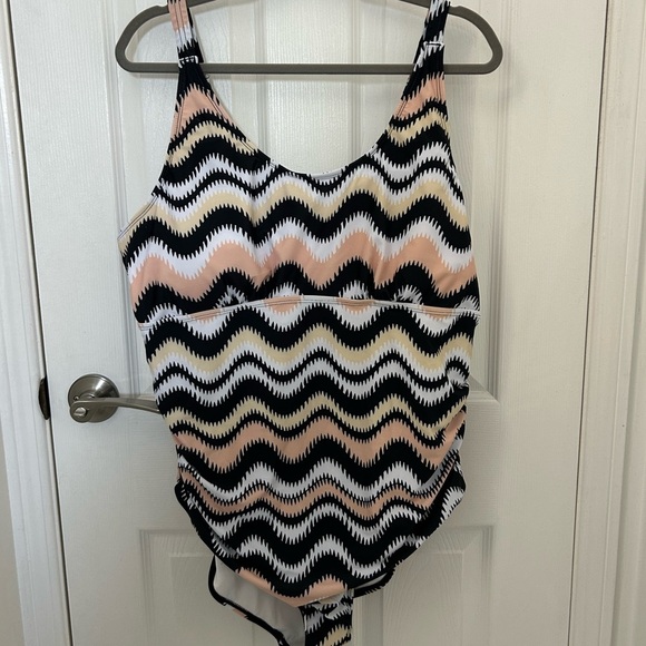 NWTs Bloomchic Stripped Swimsuit, Sz 3XL - Picture 3 of 9